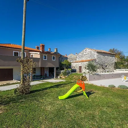 Mendula Hébergement de vacances Potpićan